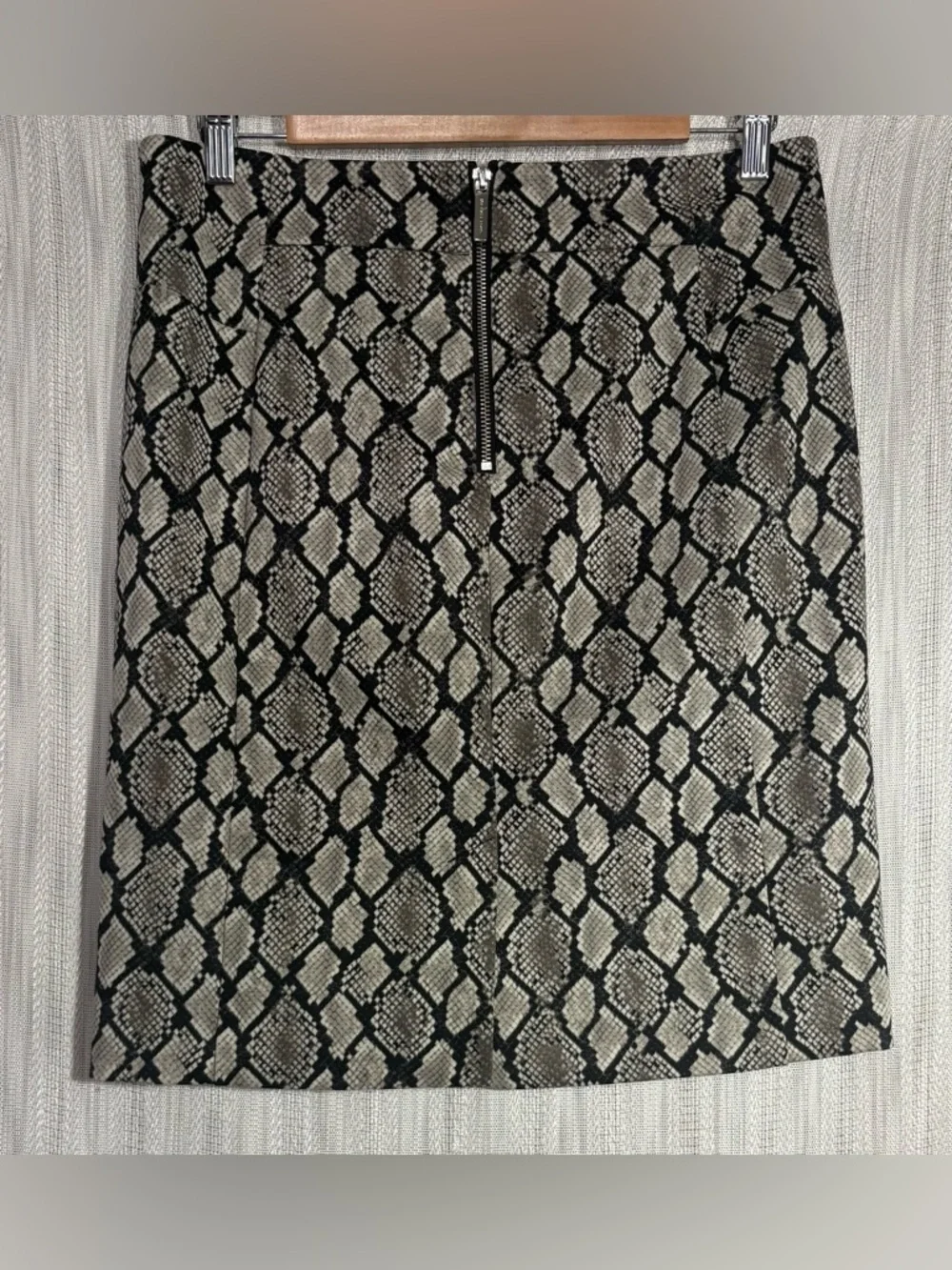 Michael Kors Black and Gray Snake-Print Pencil Skirt